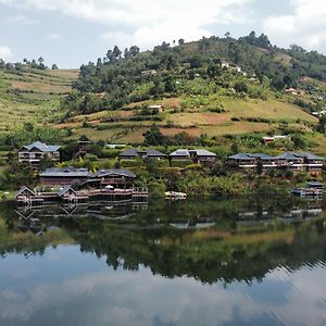 Lake Bunyonyi Rock Resort